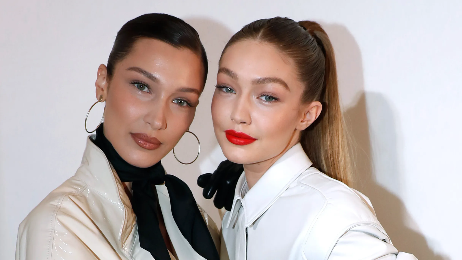 Bella dan Gigi Hadid