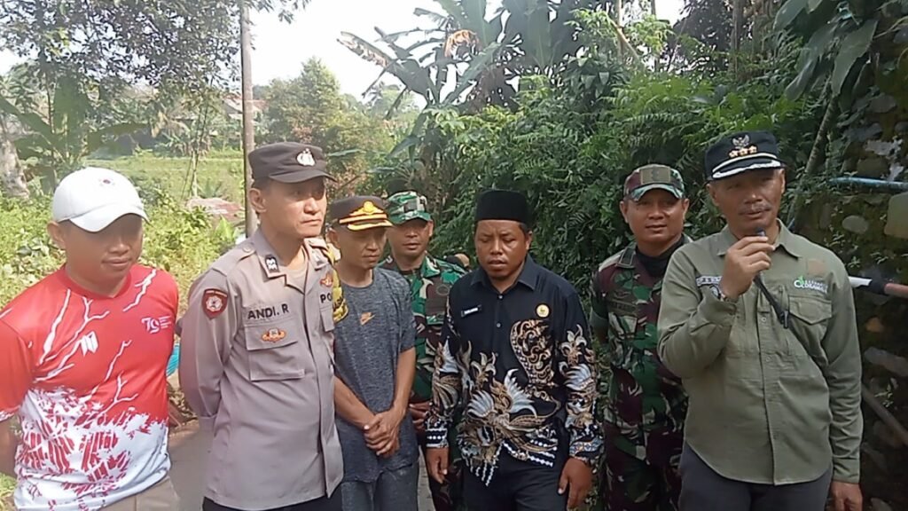 Forkopimcam Dramaga Melaksanakan Jumsih di Kp Pasir Andong Bogor, Kades ...