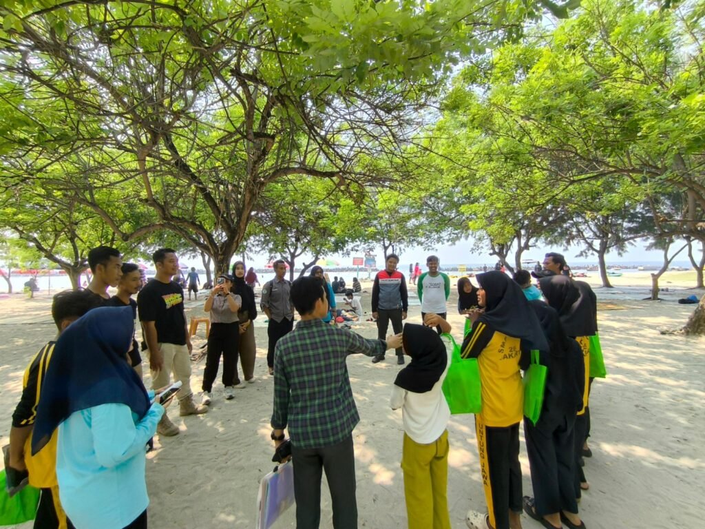Semangat Jaga Lingkungan, Aksi Tanam Mangrove Warnai Peringatan di Pulau Untung Jawa