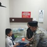 Bupati Rudy Susmanto Kunjungi Ratusan Siswa yang Sakit Diduga Keracunan Makanan Setelah Menyantap Menu MBG di Puskesmas Cangkurawok Dramaga