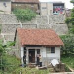 Hujan Deras mengakibatkan Longsor di Ciherang Dramaga, Sebuah Rumah Terdampak, 1 KK 4 Jiwa Terancam, Pemilik Rumah Ungkap Kronologinya !